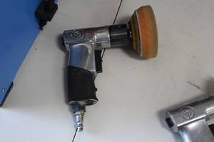 lot 325 image: Chicago Pneumatic Tool Co CP7201 3 Air Polisher