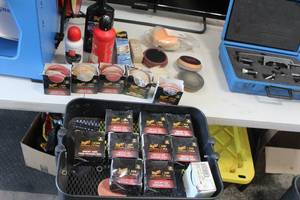 lot 327 image: 3 Assorted SandingPolishing Discs