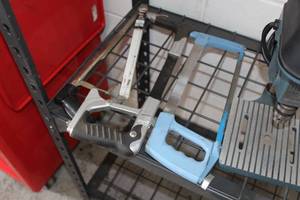 lot 343 image: Lot of (3) Hack Saws w Extra Blades