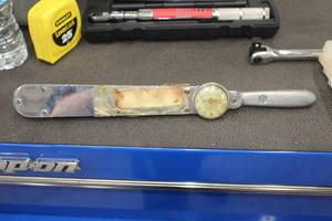 lot 370 image: 12 Torque Meter