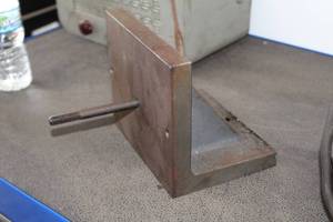 lot 404 image: Metal Machine Mount