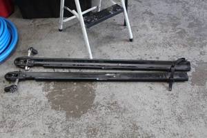 lot 410 image: Lot of (2) Rocky Mounts Roof Racks