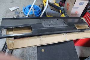 lot 412 image: Nissan 68-74 510 Tail Lamp Panel