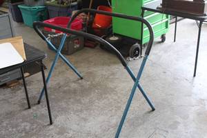 lot 415 image: Folding Stand