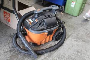 lot 422 image: Ridgid Portable Vac Shop Vacuum with Extra Filter