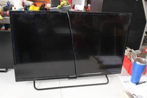 lot 424 image: Element ELEFW3916 Flatscreen TV 32