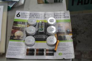 lot 428 image: Puck Light 6-Pack with Remote Control (in original packaging)