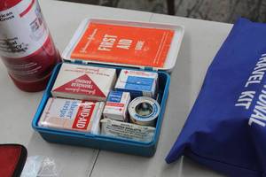 lot 431 image: Johnson & Johnson First Aid Auto Kit