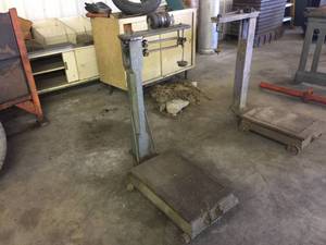 lot 31 image: Antique Platform Scale