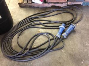 lot 39 image: 80 43 TYPE SO 90c P-123-70-MSHA Power Cord - Hubbell Plugs
