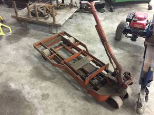 lot 73 image: Heavy Duty Weld - BiLT Hydralic Lift Shop Cart