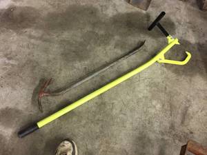 lot 75 image: Cant-Hook & Pry Bar