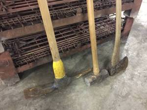 lot 76 image: Axe - Sledge Hammer - Grub Hoe