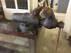 lot 79 image: Vintage Wilton Bullet Vise