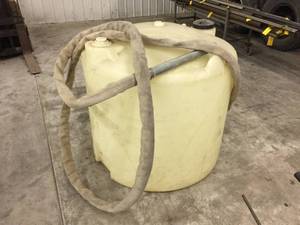 lot 81 image: Portable - Back Of Pickup - Water Tank