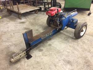 lot 85 image: Wood Buster Honda Tow Behind Log Splitter