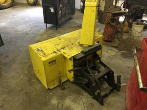 lot 88 image: John Deere M02752X Snowblower Tractor Attachment