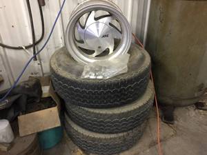 lot 107 image: Set of 4 ARE Aluminum 15 Locking Cap Rims-Tires