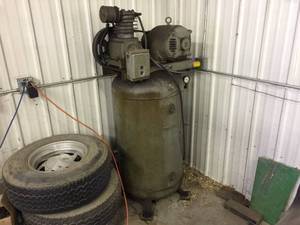 lot 108 image: Curtis 80 Gallon Upright Air Compressor - Works