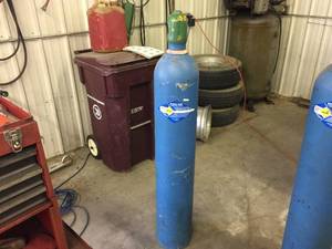 lot 110 image: Nitrous Oxide Tank Cylinder