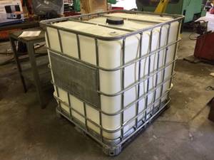 lot 117 image: Schutz Portable Liquids Container - Tote