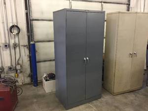 lot 128 image: Tennsco Metal 2 Door Storage Cabinet
