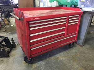 lot 133 image: Kennedy 10 Drawer Versa - Bench