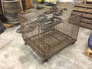 lot 147 image: Heavy Duty Collapsible Wire Cage