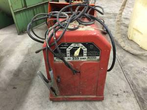 lot 151 image: Lincoln AC 225 Amp Lincwelder