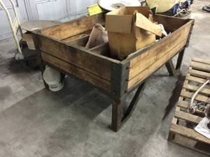 lot 152 image: Vintage Heavy Duty Warehouse Crate
