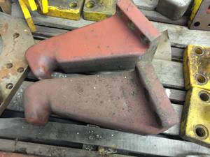 lot 159 image: Pair Heavy Cast Rigging Hooks