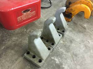 lot 173 image: 3 Heavy Duty Cast Rigging Hooks