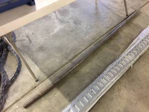 lot 197 image: 6 Pry Bar