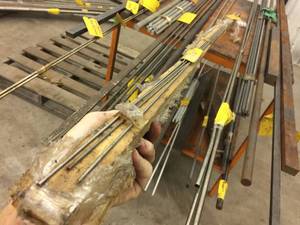 lot 240 image: 18 Round Bar 304 Stainless Steel