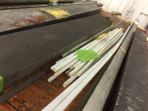 lot 246 image: 516 Nylon Rod