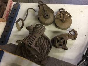lot 299 image: Vintage Farm Pulleys - Corn Sheller - Hook