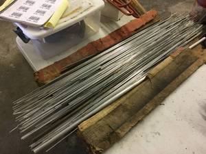 lot 310 image: Group 18 & Smaller Aluminum & Stainless Rod