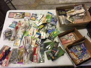 lot 313 image: Group Fishing Lures - Componants - Plastics