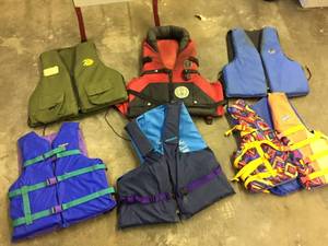 lot 322 image: 6 Adult Life Jackets