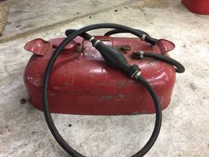 lot 334 image: Vintage JohnsonEvinrude Gas Can - I Think