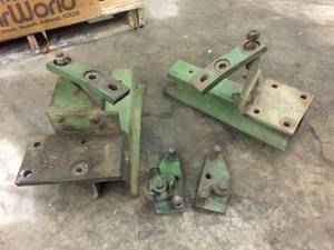 lot 83 image: John Deere Front Loader Mounting Hardware