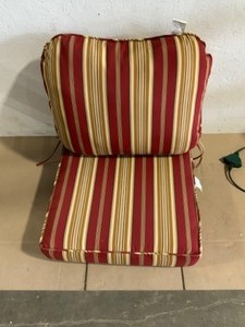 lot 1 image: Greendale Home Fashions Roma Stripe 2-Piece Deep Seating Outdoor Lounge Chair Cushion Set. See Pictures