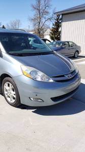 Toyota SIENNA XLE Limited 7 Passenger 4dr Mini Van
