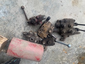 Hydraulic Tank and spool Valves