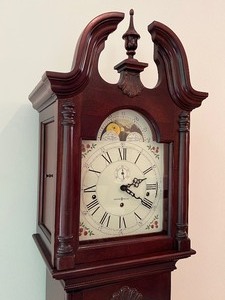 lot 47 image: Howard Miller Grandmother Clock