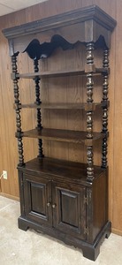 lot 197 image: Vintage Bookcase with Storage