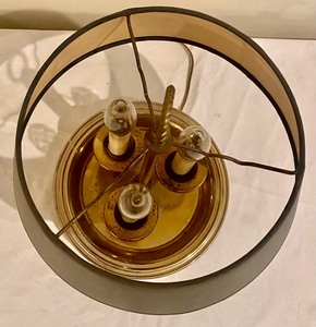 lot 128 image: Vintage 3 Bulb Lamp