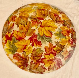 lot 151 image: Fabulous Fall Leaf Plate
