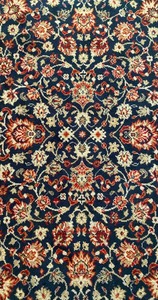 lot 173 image: Beautiful Area Rug