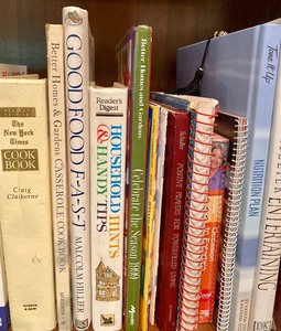 lot 176 image: Cookbooks